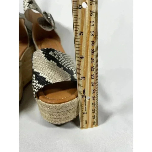 2/$30 Nine West Wnadell3 Size 7.5 Wedge Platform Sandal Animal Print - Picture 5 of 16